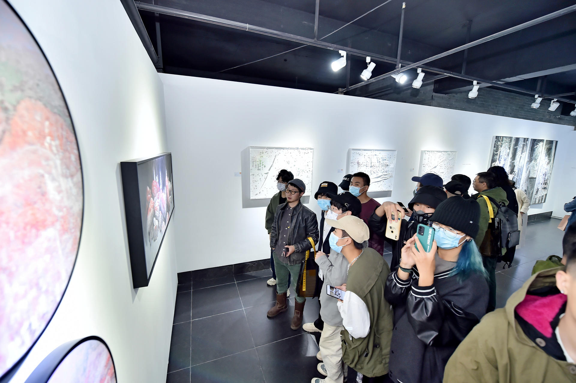 “2021视觉剧场双年展”在许燎源现代设计艺术博物馆绚丽启幕
