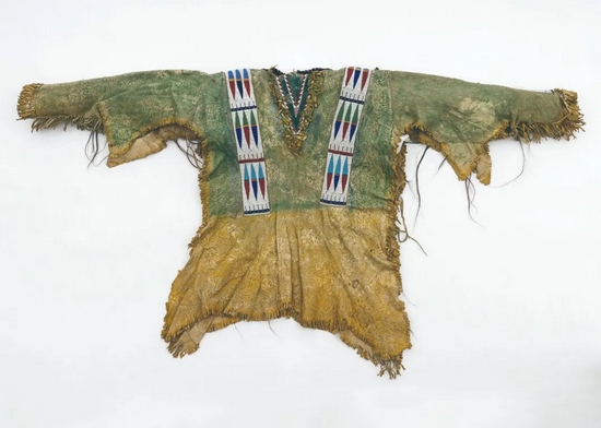 法兰克福世界文化博物馆归还的美国原住民服饰 图片：法兰克福世界文化博物馆