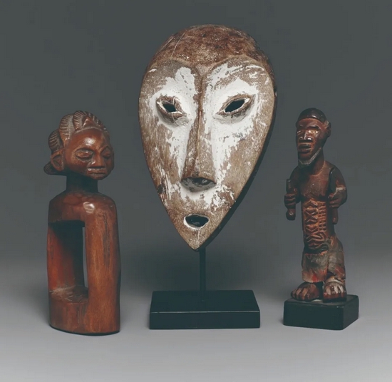  比利时向刚果民主共和国归还的占卜用的木雕 图片：伦佩茨美术馆