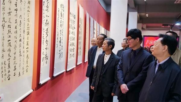 杨宪金思勤高娃合写蒙汉同体书法特邀参展建党百年全球华人书法展