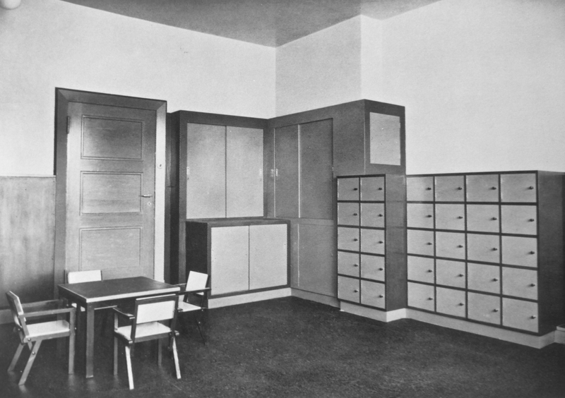 1926 年，迪克曼为诺伊鲁平附近定居点的儿童之家设计的日间室。