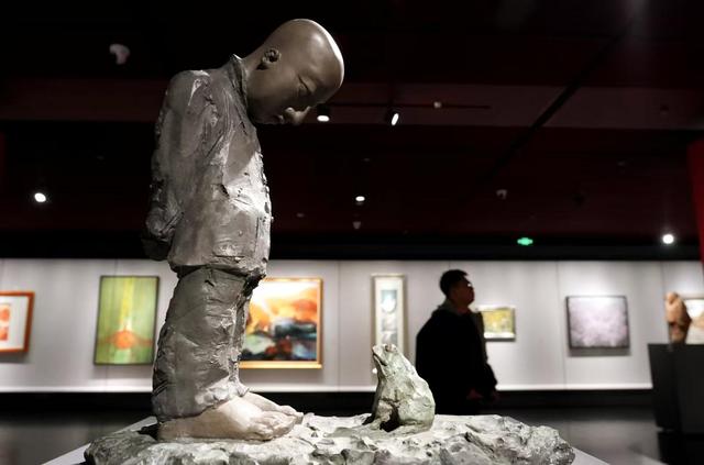 齐白石、徐悲鸿、李可染、黄永玉……这场美术展汇聚90件“老先生”佳作