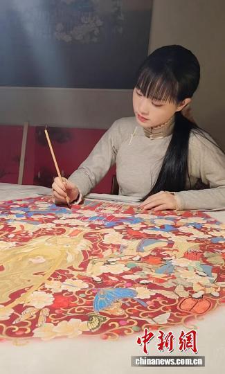 从传统文化中汲取创作灵感,这个“凤冠”系列也火了