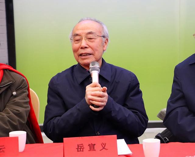 思勤高娃敬献书法作品《东方神》纪念毛泽东同志诞辰132周年