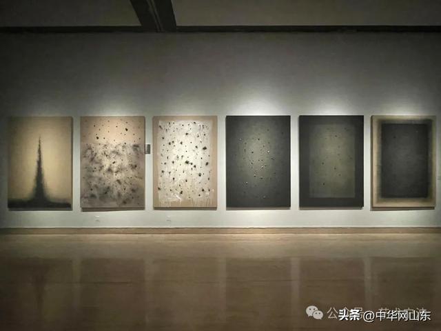 “炭骨——梅法钗个展”在中国美术馆启幕，展期至4月22日