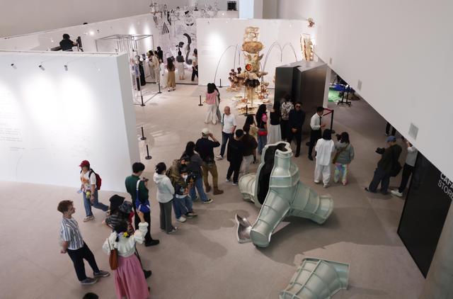 中央美术学院研究生毕业作品展开启，多个作品与人工智能相结合