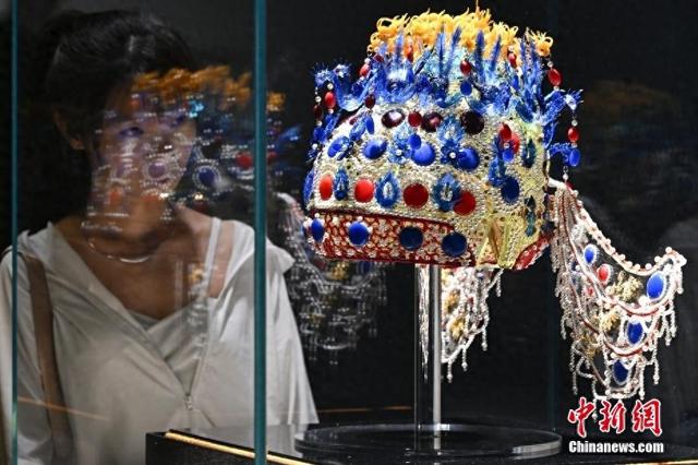“琉光璃彩——淄博琉璃艺术展”在中国国家博物馆开幕