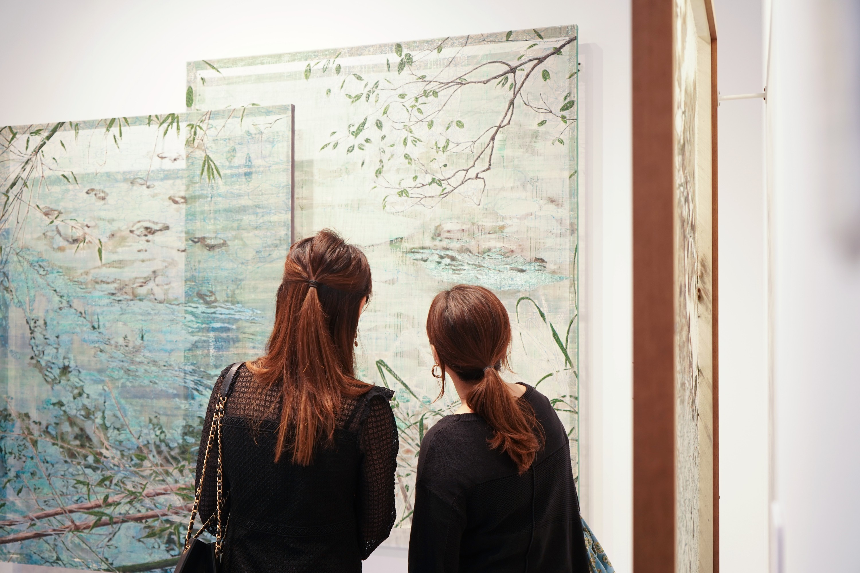 天趣当代艺术展位现场吴观真展区1.jpg